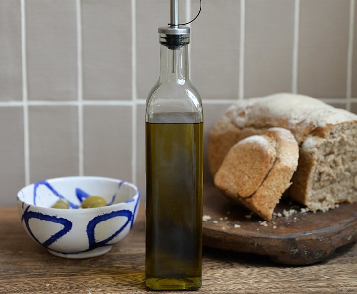 Glass Olive Oil Bottles for Complete Light & Oxidation Protection